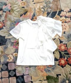 Adonisis リボン付きカットソー ホワイト Adonisis リボン付きカットソー ホワイト | Mercari