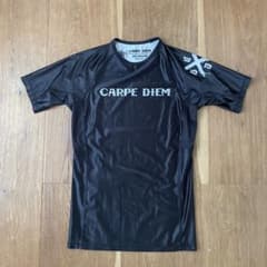 carpe diem カルぺ・ディエム　ラッシュガードのサムネイル