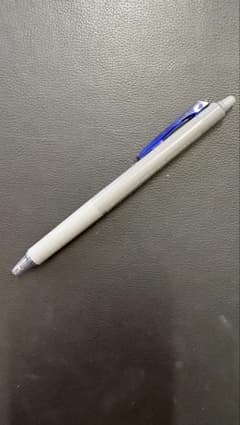 使い込んだボールペン✩.*˚のサムネイル