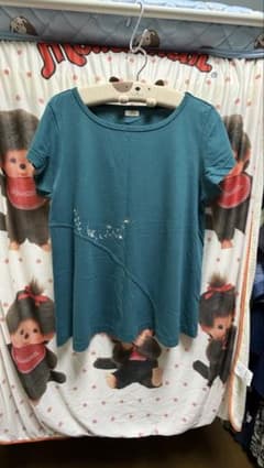 CARA 半袖Tシャツ ブルーグリーン 刺繍入りのサムネイル