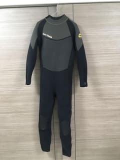 ウェットスーツのサムネイル