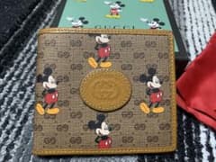 グッチ Disney x Gucci コラボ限定ウオレット 折り財布のサムネイル