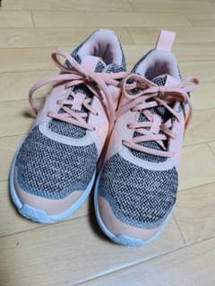 スニーカー  アディダスのサムネイル