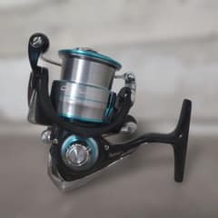 ダイワ エメラルダス LT3000S-C-DH DAIWA エメラルダス LT3000S-C-DH - メルカリ