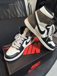 NIKE Air Jordan 1 ホワイト/ブラックのサムネイル