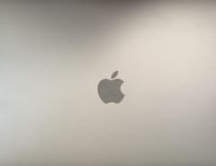 ｟ケース付き｠　2018 MacBookAir 13inch 128GBのサムネイル