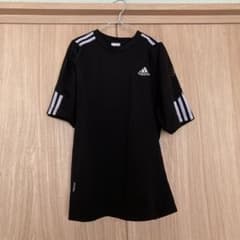 【値下げしました！】adidas 半袖シャツのサムネイル