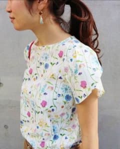 IENA LIBERTY チューリップスリーブブラウスのサムネイル