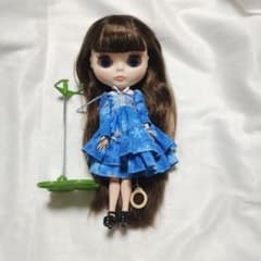 青いドレスのドールのサムネイル