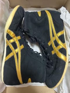 ASICS boxing shoes black/gold