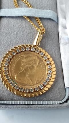 エリザベス2世 ペンダントトップ ネックレス K18GF 1984年 美品 です エリザベス2世 ペンダントトップ ネックレス K18GF 1984年 美品 です