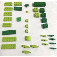 LEGO パーツ　　グリーン系 いろんな形のパーツのサムネイル