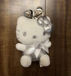 ハローキティ ぬいぐるみ キーホルダー シルバーカラー 韓国限定のサムネイル
