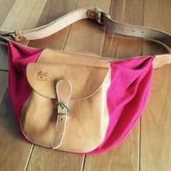 美品☆IL BISONTE☆ボディバッグのサムネイル
