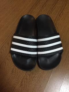アディダスオリジナルス サンダルのサムネイル