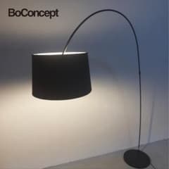 美品 ボーコンセプト クタ kuta フロアランプ ブラック メタル - メルカリ