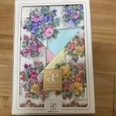 Elegance  花柄ハンカチ　3枚のサムネイル