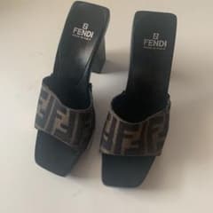 サンダル FENDI お安くのサムネイル