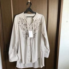 アンドラブ　ＱＶＣ　ブラウスシャツのサムネイル