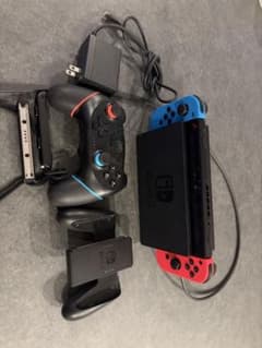 Nintendo Switch 本体 ネオンブルー ネオンレッドのサムネイル