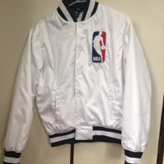 NIKE SB NBAボンバージャケット　白のサムネイル