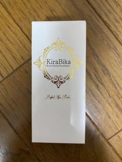 未使用★きらびかビューティセラムファンデーション★ライトオークルのサムネイル