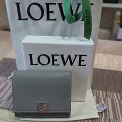 青様専用　LOEWEロエベ 　三つ折り財布のサムネイル