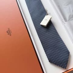 HERMES ネクタイ H柄 ネイビー系のサムネイル
