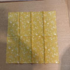 ⑥ 多目的小ふろしき 黄色 模様入りのサムネイル