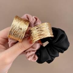 【2個】シュシュ ゴールドリング付き 大人可愛い ヘアアクセサリー 韓国風のサムネイル