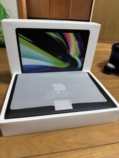 【美品・使用少】MacBook Pro 13インチ M2 16GB/256GBのサムネイル
