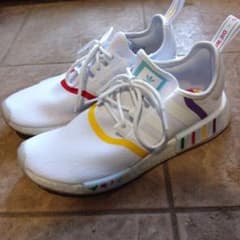 アディダス　✕　PIXAR NMD 26.5㌢のサムネイル