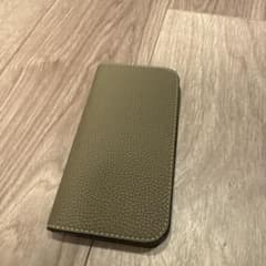 ボナベンチュラ iPhone 15 Pro シュリンクレザー エトープ - メルカリ