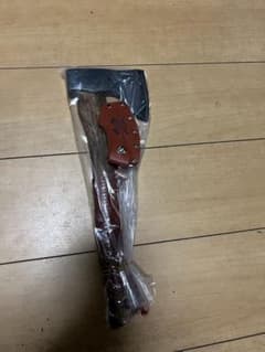 薪割り斧、キャンプ用。本革カバー付きのサムネイル