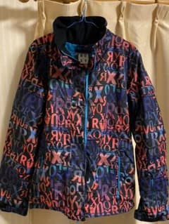 ⭐️年末セール⭐️ロキシー　スノーボードウェア上下セットのサムネイル