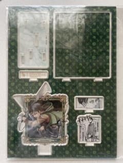 Attack Titan　Levi Diorama Acrylic Stand