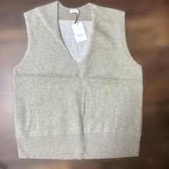 新品 Apart by lowrys ベージュ Vネック ニットベスト Fサイズのサムネイル