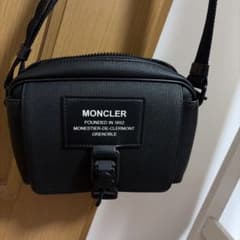 み*と様 MONCLER モンクレール NAKOA ショルダーバッグ ブラック 楽天市場】MONCLER モンクレール Nakoa Crossbody Bag クロスボディ