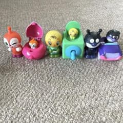 ドキンちゃん メロンパンナちゃん バイキンマン 乗り物 ガチャガチャ