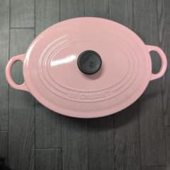 LE CREUSET 25センチ鍋オーバル 人気カラー ピンク LE CREUSET 25センチ鍋オーバル 人気カラー ピンク - メルカリ