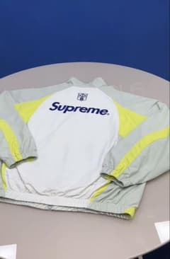 ゆゆ様専用 Supreme ナイロンジャケットのサムネイル