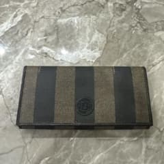 FENDI財布のサムネイル