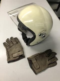 ビンテージ風！ヘルメットと本革グローブのセットのサムネイル