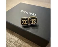 CHANEL ココマーク スクエア ピアス ブラック ゴールド - メルカリ