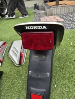 HONDA CB450N'外装セット。 フェンダーとテールランプのサムネイル