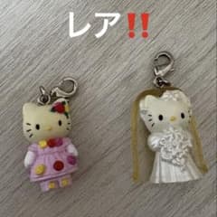 【超激レア！】平成レトロ！ ハローキティ　バラのドレス　お花　ストラップチャーム 超激レア！】平成レトロ！ ハローキティ バラのドレス お花 ストラップ