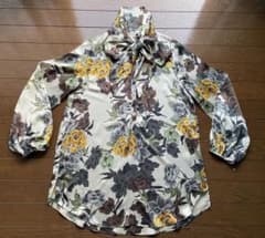 ★ZARA BACIC★長袖ボータイブラウス★のサムネイル