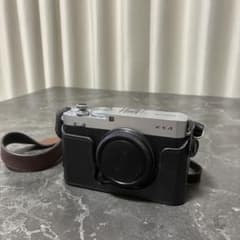 美品】富士フイルム X-E4 センサー綺麗・予備バッテリー・充電器付き
