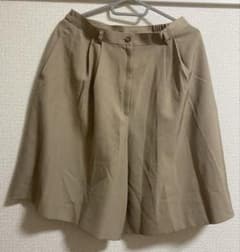 プリーツ入りワイドショートパンツ（ベージュ）　キュロット　タックショートパンツのサムネイル