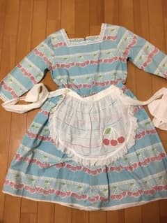 MILINBABY様専用　シャーリーテンプル さくらんぼ　エプロン　ワンピースのサムネイル